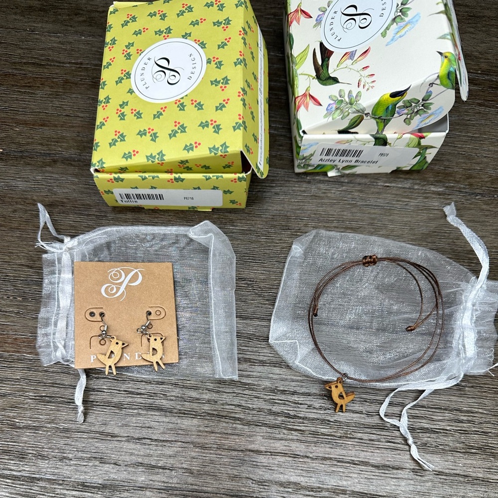 Plunder Gold Tollie Earrings and Matching Bracelet Set